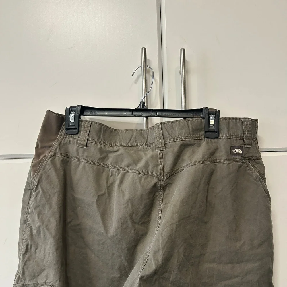 The North Face Mens Hiking Shorts Olive Green Stretch Waist L Large T325/T725